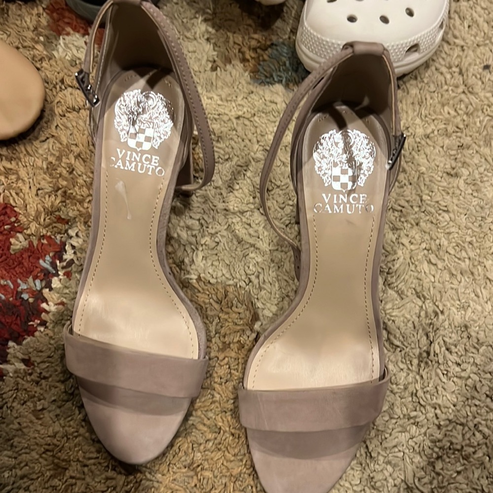 Brand new Vince Camuto heels